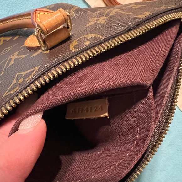 Louis Vuitton Monogram Turenne MM - Picture 15 of 17